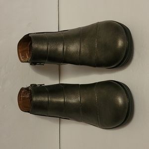 NWOT  I Heart Comfort ankle booties Fiona size 6